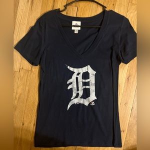 Majestic Distressed Detroit Tigers Shirt size L